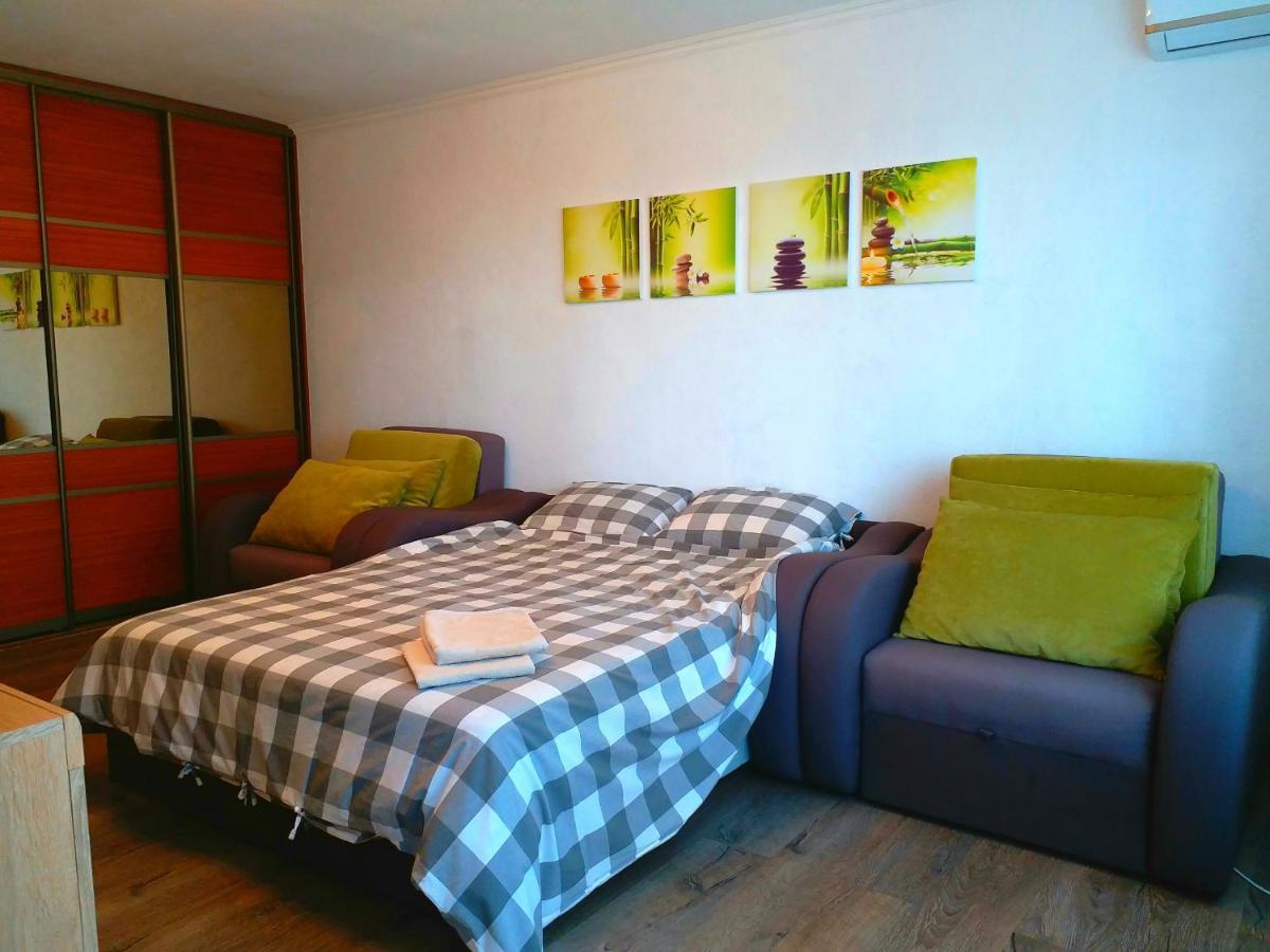 Kozzy Apartment In Kiev City Center Lu7 Bagian luar foto