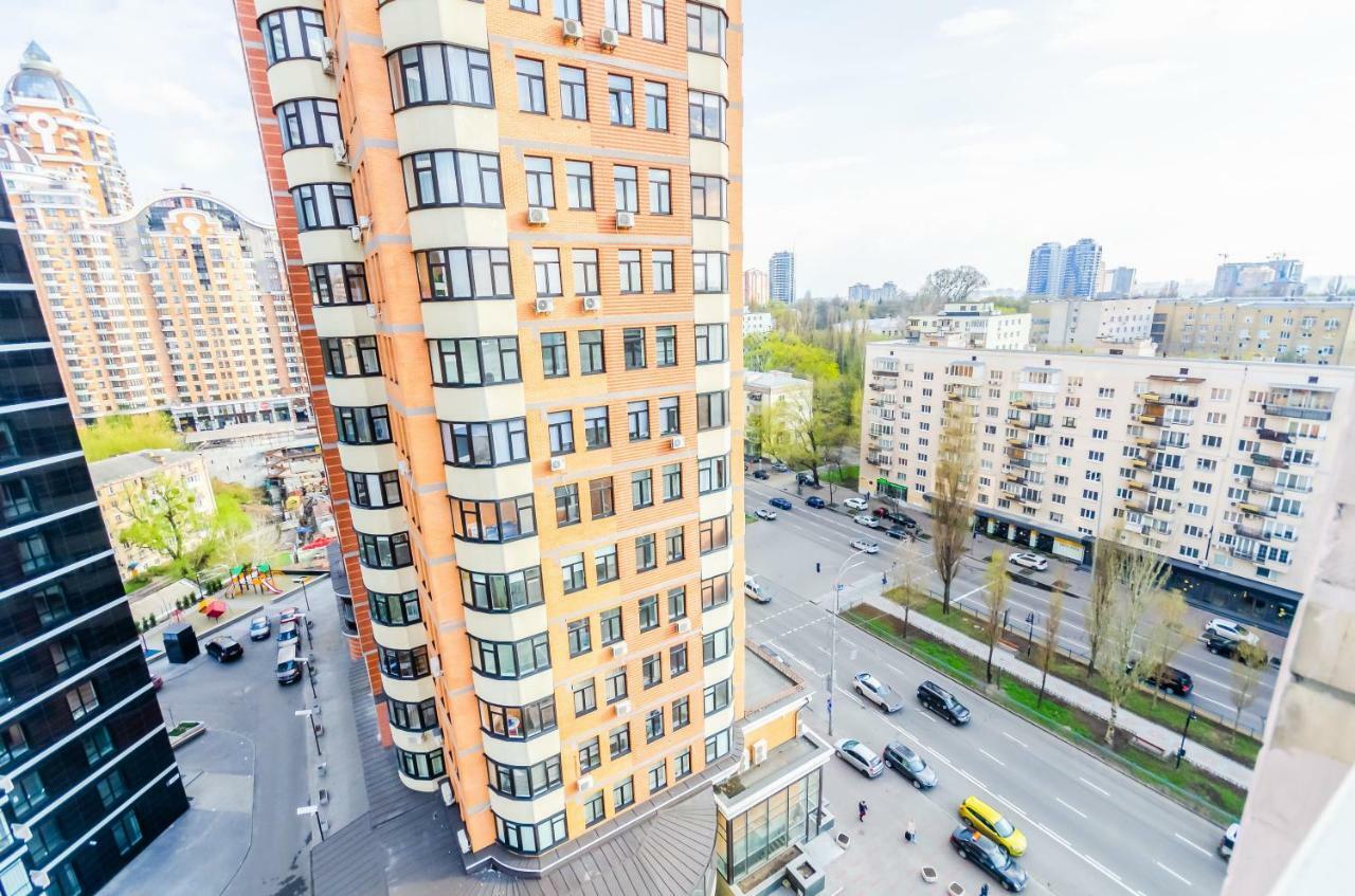 Kozzy Apartment In Kiev City Center Lu7 Bagian luar foto